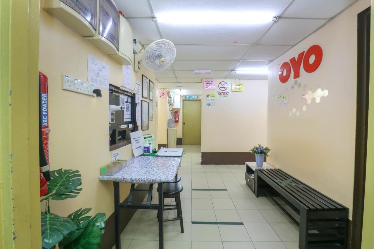 Oyo 90162 Aj Hotel Kuala Berang Экстерьер фото