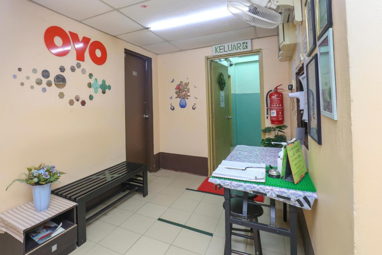 Oyo 90162 Aj Hotel Kuala Berang Экстерьер фото